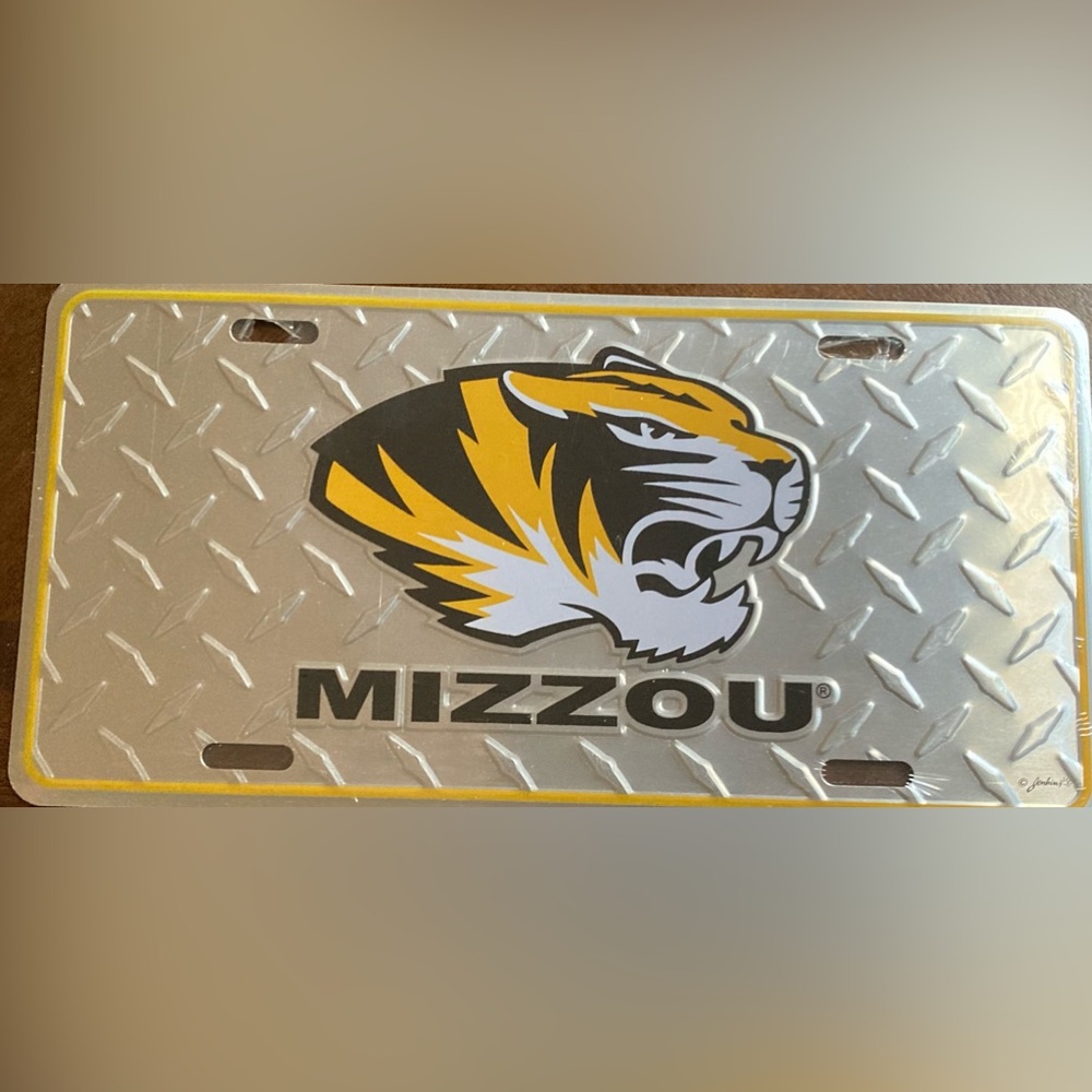 NWT Mizzou Tigers Diamond Cut License Plate